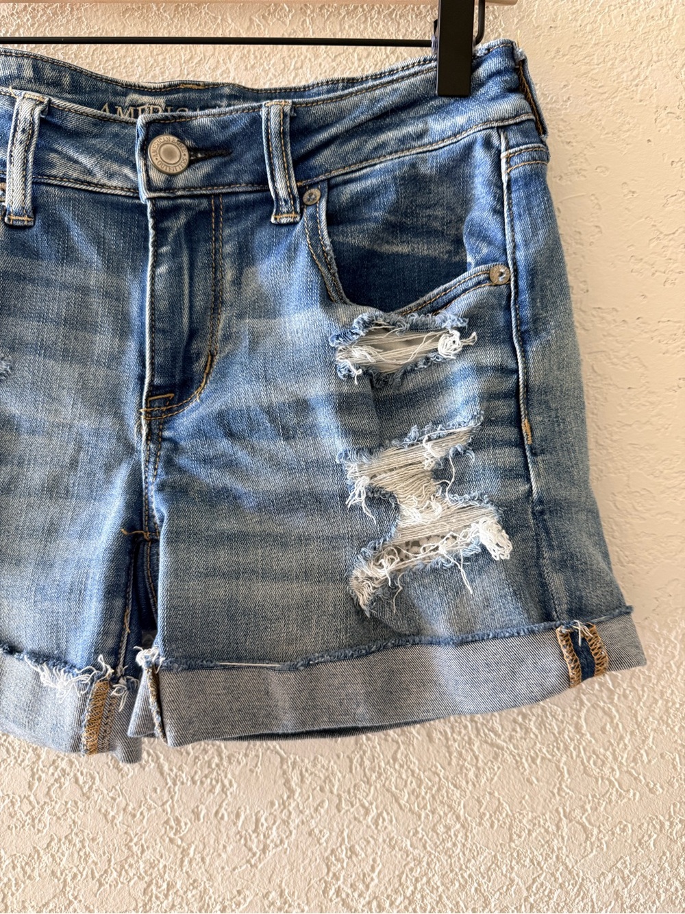 AMERICAN EAGLE OUTFITTERS Next Level Stretch X Distressed High Rise Shorts Sz 8 - Picture 2 of 11